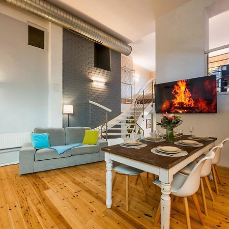 Exklusive Und Grosszuegige Wohnung 140 Qm In Magdeburg Top-Lage Mit Kicker Fuer Bis Zu 8 Personen Exterior photo