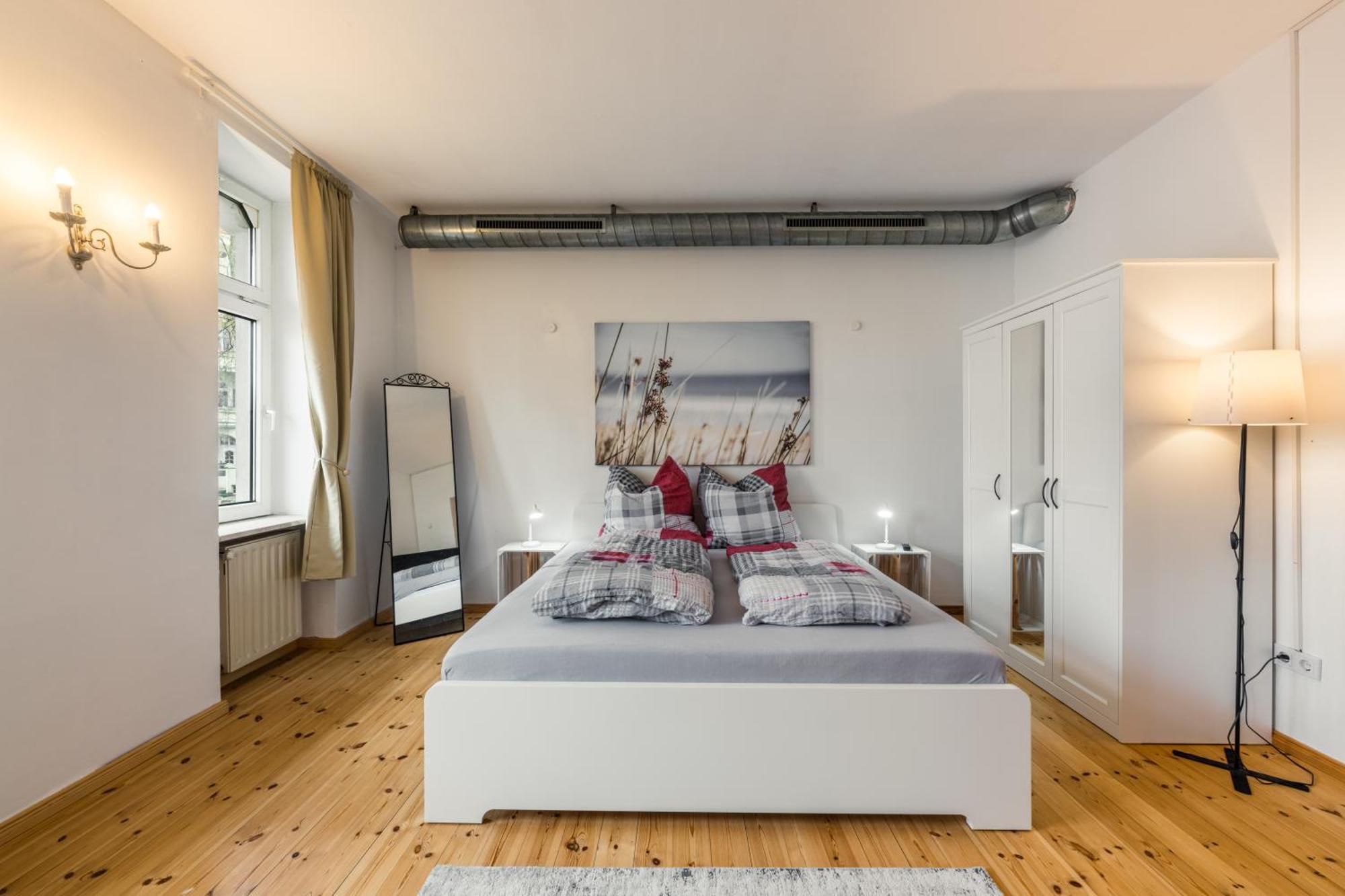 Exklusive Und Grosszuegige Wohnung 140 Qm In Magdeburg Top-Lage Mit Kicker Fuer Bis Zu 8 Personen Exterior photo