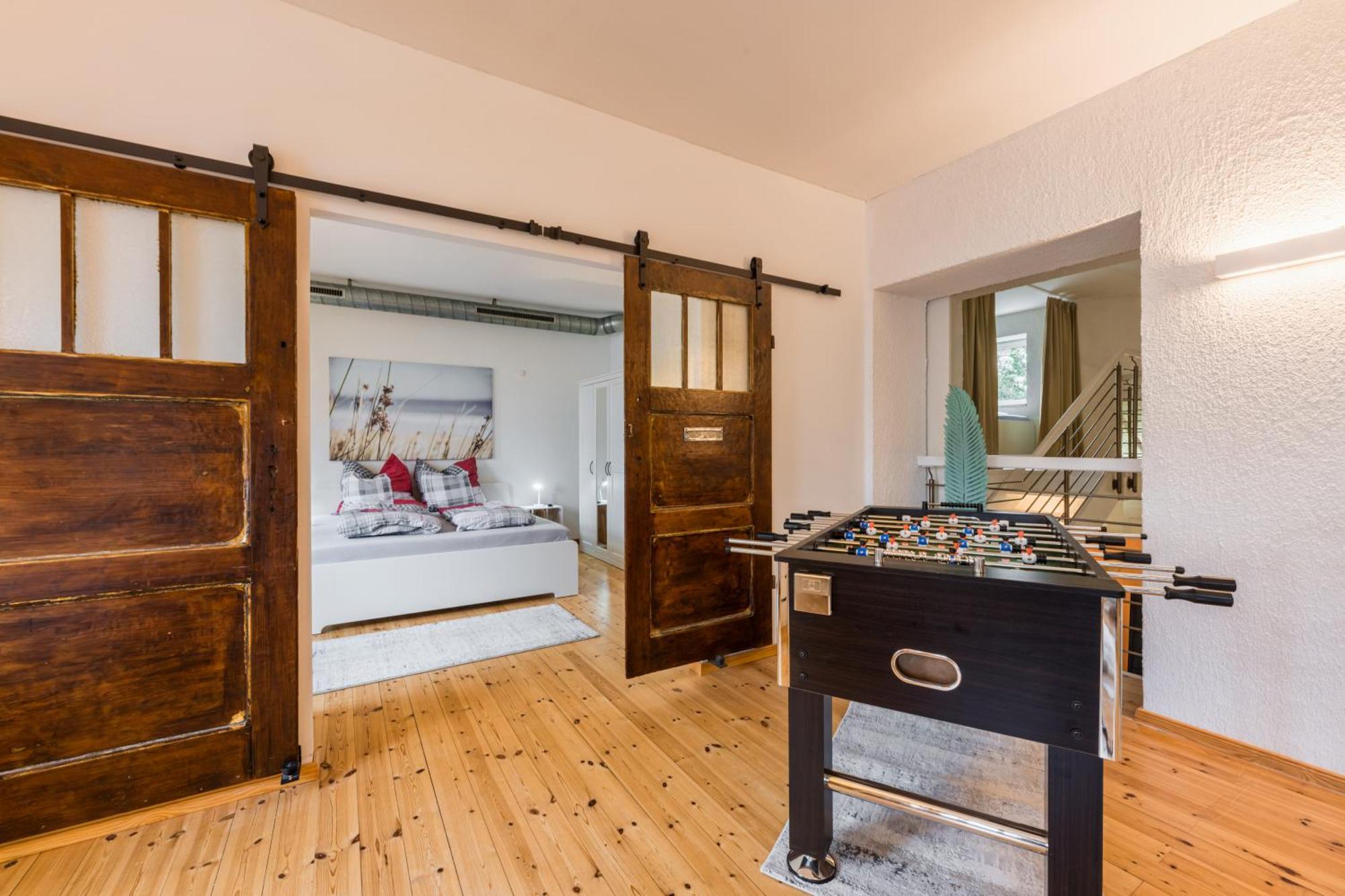 Exklusive Und Grosszuegige Wohnung 140 Qm In Magdeburg Top-Lage Mit Kicker Fuer Bis Zu 8 Personen Exterior photo